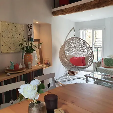 Traverse Du Vieux Chateau Apartman *